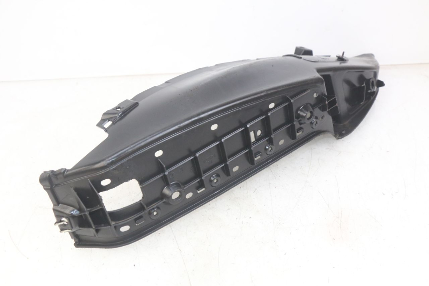 photo de RECHTER FUßRASTEN PIAGGIO MP3 RL 250 (2006 - 2010) - Detailansicht des Bauteils