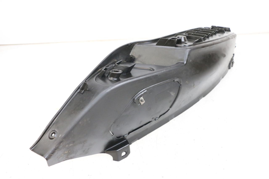 photo de TRITTBRETT VERKLEIDUNG RECHTS PIAGGIO MP3 500 (2011 - 2015) - Detailansicht des Bauteils