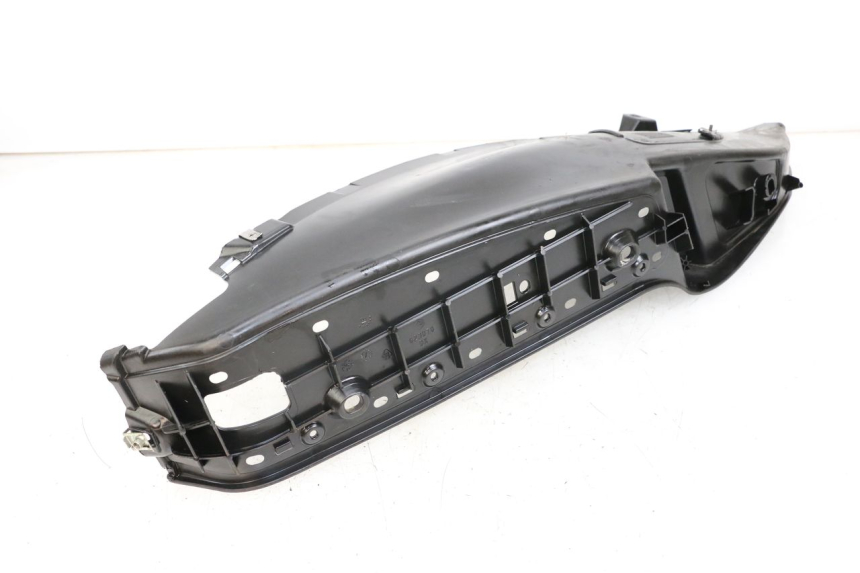 photo de TRITTBRETT VERKLEIDUNG RECHTS PIAGGIO MP3 500 (2011 - 2015) - Zoom auf Gebrauchszustand