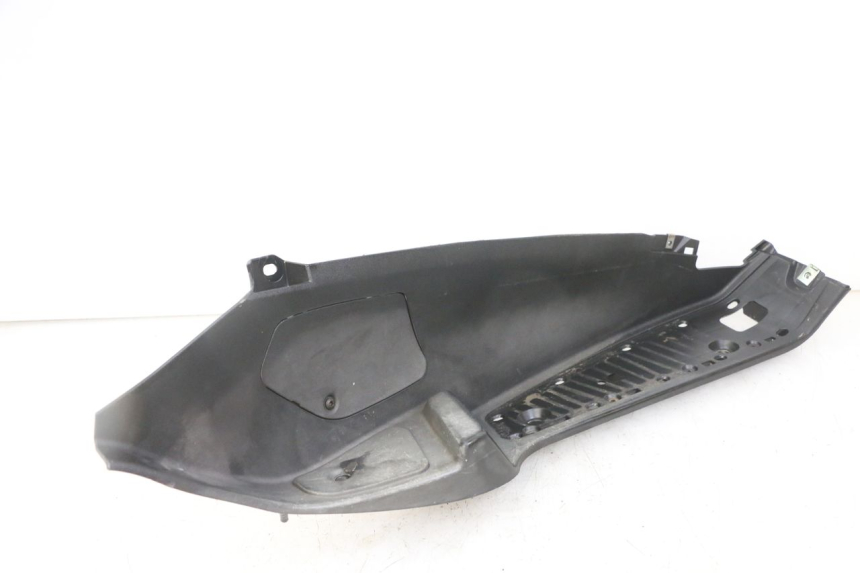 photo de TRITTBRETT VERKLEIDUNG RECHTS PIAGGIO MP3 500 (2011 - 2015) - Oberflächenzustand und Material