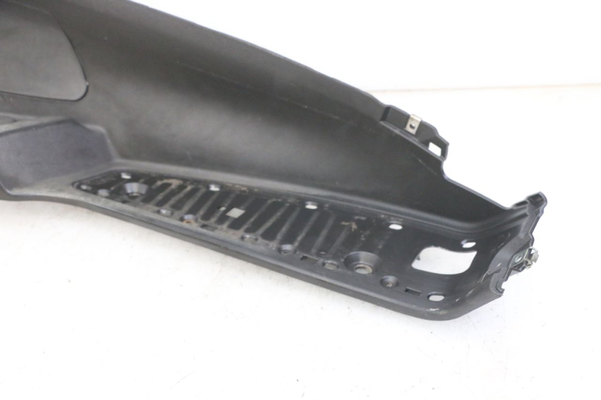 photo de TRITTBRETT VERKLEIDUNG RECHTS PIAGGIO MP3 500 (2011 - 2015) - Kennzeichnungen und Originalreferenzen