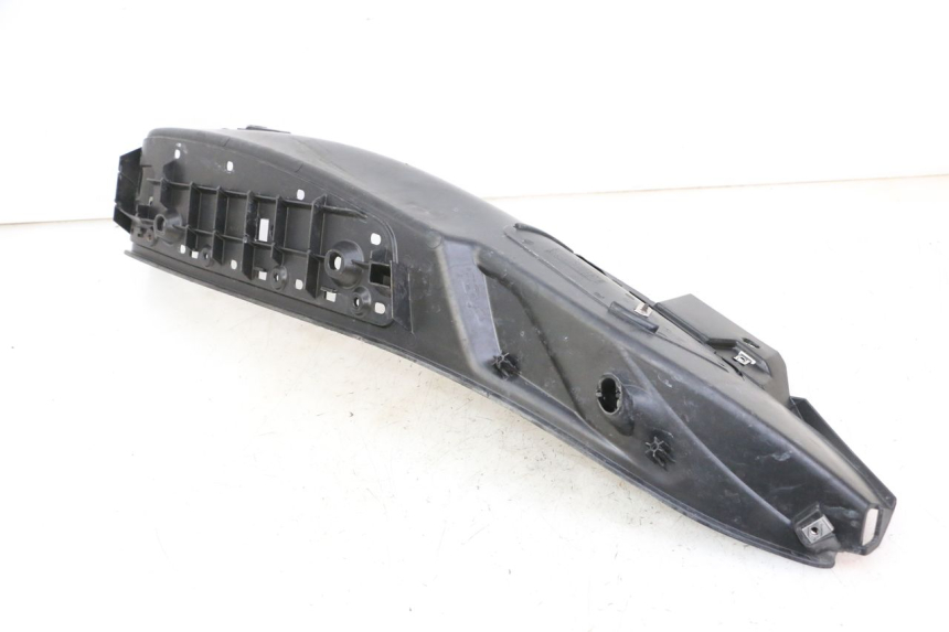 photo de RECHTER FUßRASTEN PIAGGIO MP3 500 (2014 - 2017) - Zoom auf Gebrauchszustand