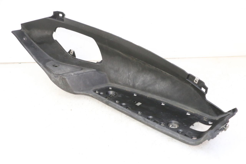 photo de TRITTBRETT VERKLEIDUNG RECHTS PIAGGIO MP3 500 (2011 - 2015) - Technische Nahaufnahme