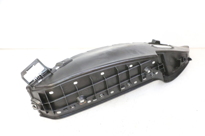 photo de RECHTER FUßRASTEN PIAGGIO MP3 125 (2006 - 2014) - Zoom auf Gebrauchszustand