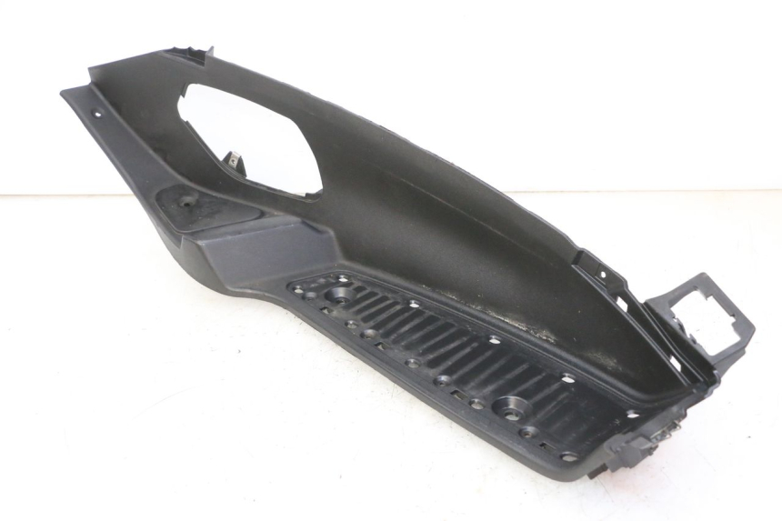 photo de RECHTER FUßRASTEN PIAGGIO MP3 125 (2006 - 2014) - Details der Befestigungspunkte