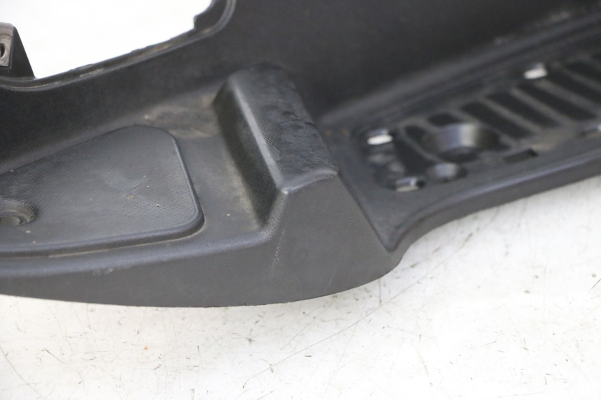 photo de RECHTER FUßRASTEN PIAGGIO MP3 125 (2006 - 2014) - Oberflächenzustand und Material