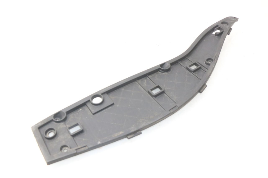 photo de TRITTBRETT VERKLEIDUNG RECHTS GILERA NEXUS 125 (2009 - 2013) - Hauptansicht