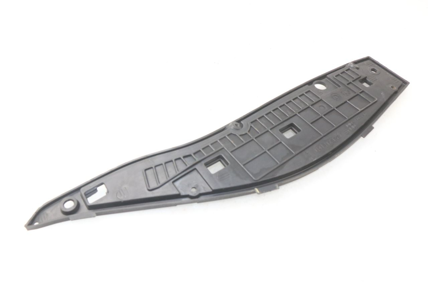 photo de TRITTBRETT VERKLEIDUNG RECHTS GILERA NEXUS 125 (2009 - 2013) - Alternative Perspektive