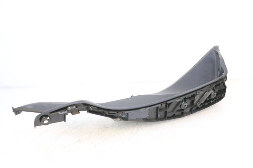 photo de TRITTBRETT VERKLEIDUNG RECHTS HONDA PCX (JF57/JF64) 125 (2014 - 2018) - Zoom auf Gebrauchszustand