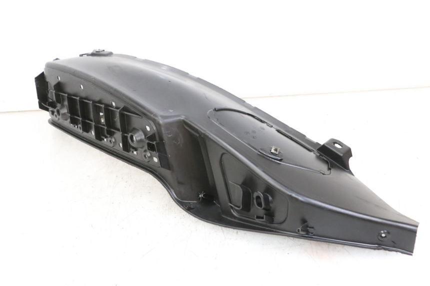 photo de RECHTER FUßRASTEN PIAGGIO MP3 LT 400 (2007 - 2012) - Zoom auf Gebrauchszustand