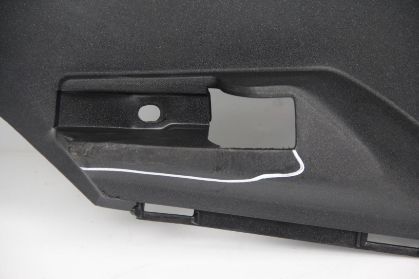 photo de TRITTBRETT VERKLEIDUNG RECHTS PEUGEOT SATELIS 125 (2013 - 2018) - Detailansicht des Bauteils