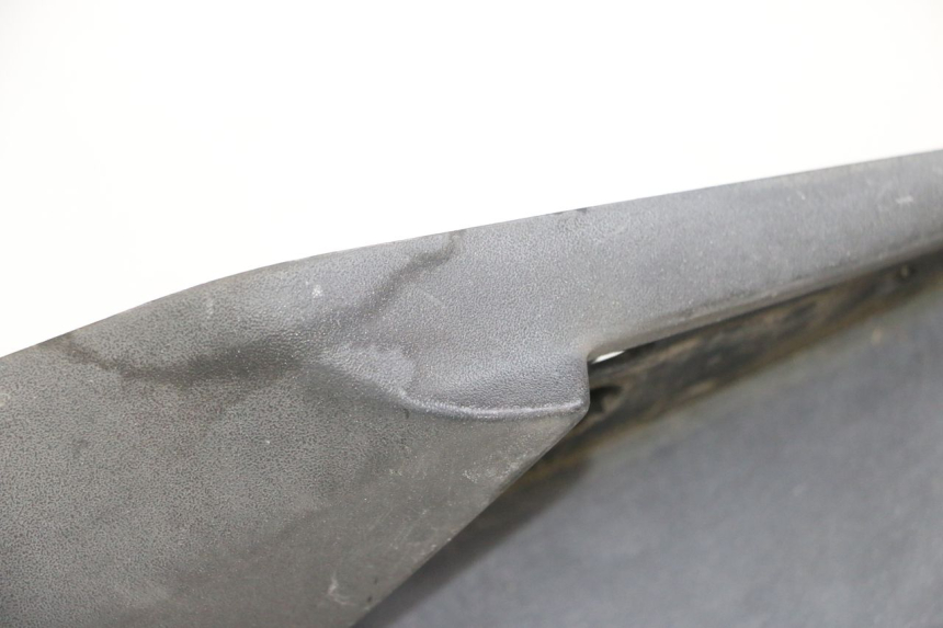 photo de TRITTBRETT VERKLEIDUNG RECHTS PEUGEOT SATELIS 250 (2006 - 2012) - Detailansicht des Bauteils