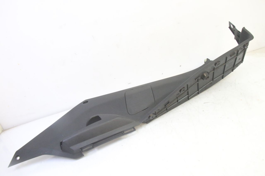 photo de TRITTBRETT VERKLEIDUNG RECHTS PEUGEOT SATELIS 125 (2013 - 2018) - Alternative Perspektive