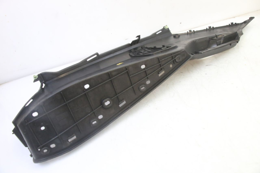 photo de TRITTBRETT VERKLEIDUNG RECHTS PEUGEOT SATELIS 125 (2013 - 2018) - Gesamtansicht des Produkts