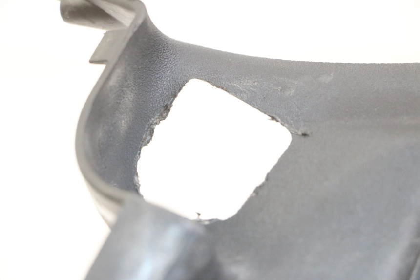 photo de TRITTBRETT VERKLEIDUNG RECHTS APRILIA SCARABEO GT TOURING 125 (1999 - 2005) - Detailansicht des Bauteils