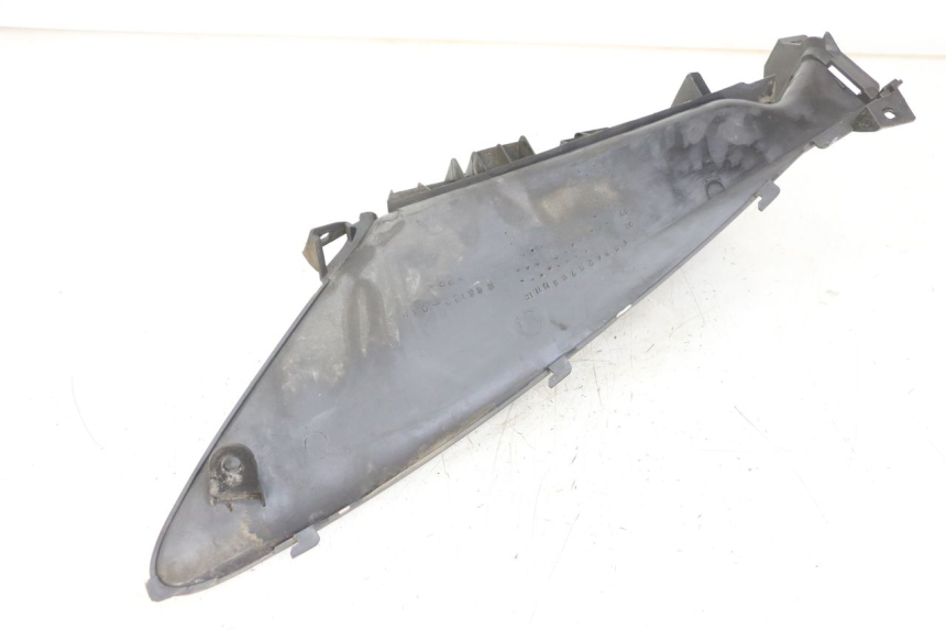 photo de RECHTER FUßRASTEN SUZUKI BURGMAN 125 (2007 - 2014) - Technische Nahaufnahme