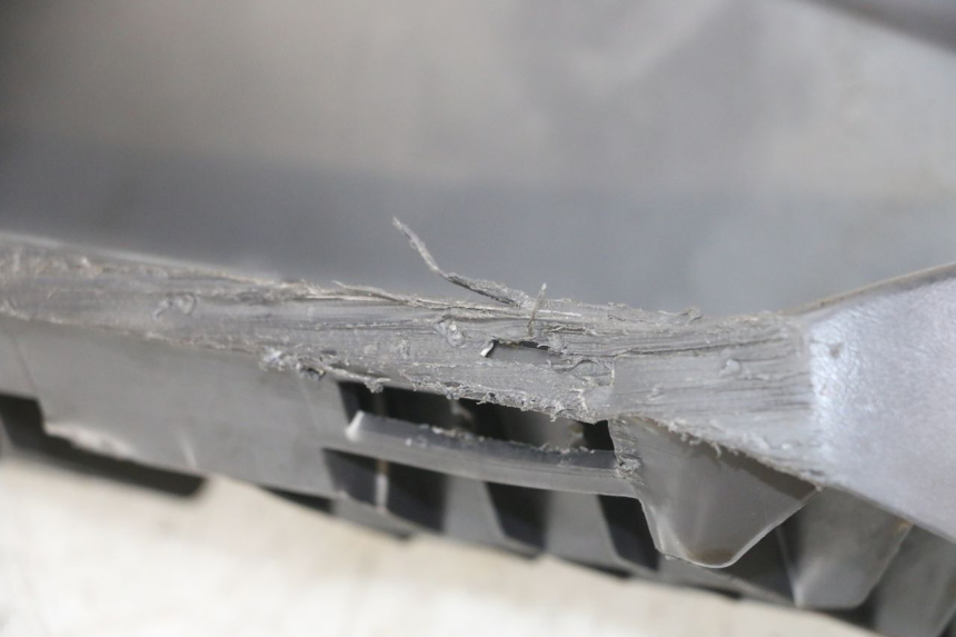 photo de RECHTER FUßRASTEN SUZUKI BURGMAN 125 (2007 - 2014) - Details der Befestigungspunkte