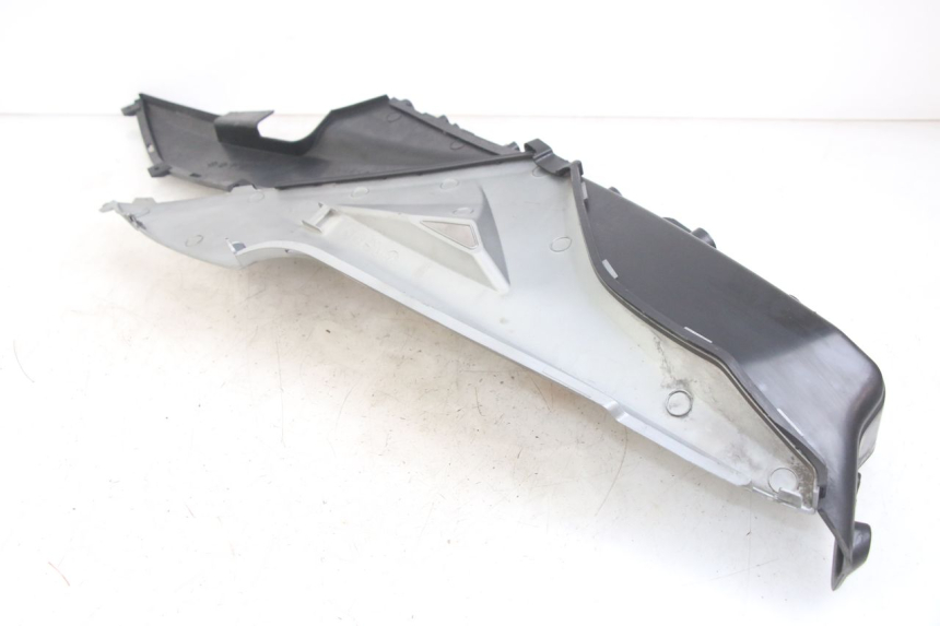 photo de TRITTBRETT VERKLEIDUNG RECHTS KYMCO X-CITING XCITING 400 (2014 - 2018) - Detailansicht des Bauteils