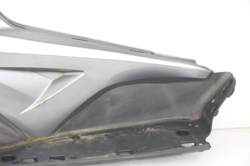 photo de TRITTBRETT VERKLEIDUNG RECHTS KYMCO X-CITING XCITING 400 (2014 - 2018) - Weitere Ansicht des Artikels