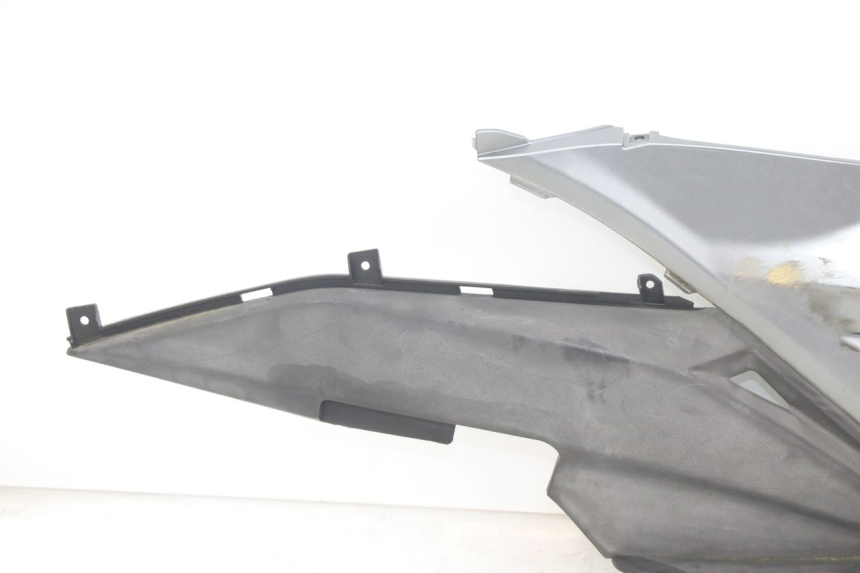 photo de TRITTBRETT VERKLEIDUNG RECHTS KYMCO X-CITING XCITING 400 (2014 - 2018) - Hochauflösende Nahaufnahme