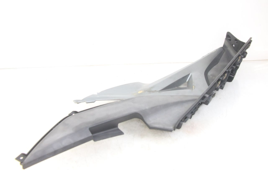 photo de TRITTBRETT VERKLEIDUNG RECHTS KYMCO X-CITING XCITING 400 (2014 - 2018) - Kennzeichnungen und Originalreferenzen