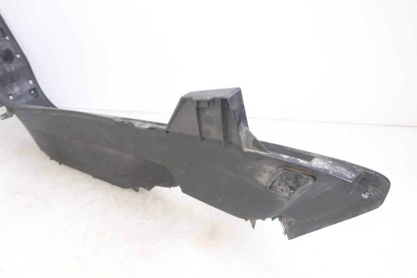 photo de RECHTER FUßRASTEN YAMAHA YP MAJESTY 400 (2004 - 2008) - Details der Befestigungspunkte