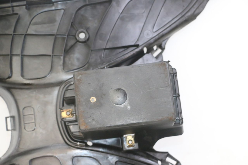 photo de FUßRASTE PEUGEOT ELYSEO 125 (1999 - 2004) - Charakteristische Merkmale