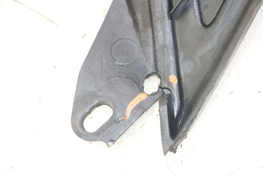 photo de FUßRASTE PEUGEOT ELYSEO 125 (1999 - 2004) - Technische Nahaufnahme