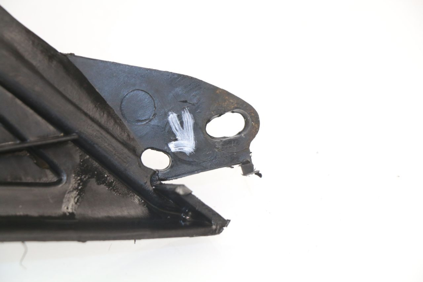 photo de TRITTBRETT VERKLEIDUNG PEUGEOT ELYSEO 50 (1998 - 2001) - Details der Befestigungspunkte