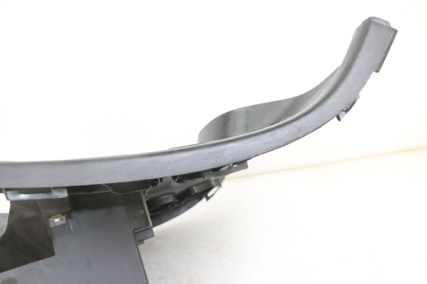 photo de TRITTBRETT VERKLEIDUNG PEUGEOT ELYSTAR 125 (2002 - 2007) - Zoom auf Gebrauchszustand