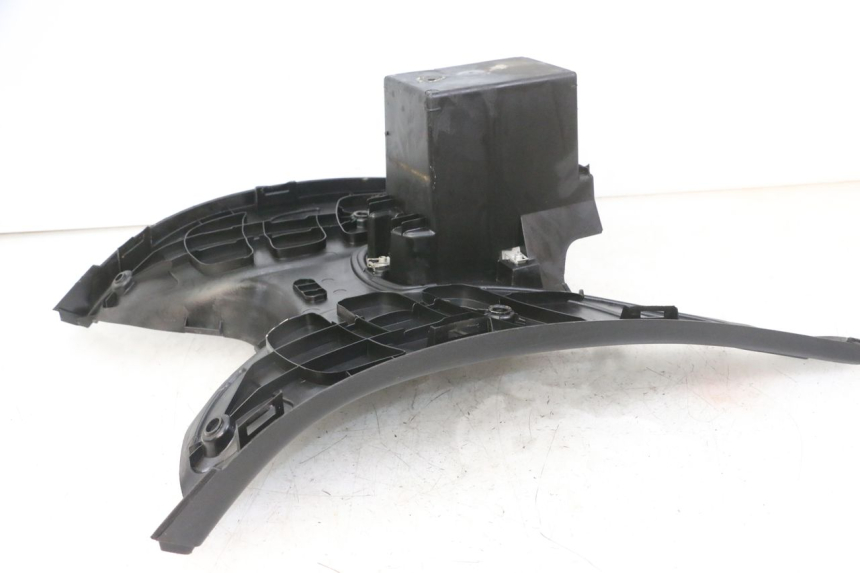 photo de TRITTBRETT VERKLEIDUNG PEUGEOT ELYSTAR 125 (2002 - 2007) - Oberflächenzustand und Material