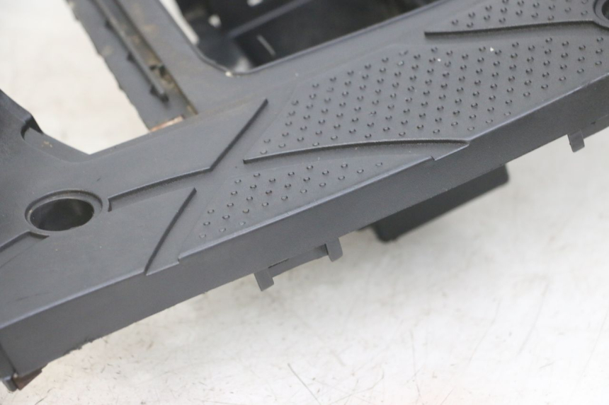 photo de TRITTBRETT VERKLEIDUNG SYM FIDDLE 2 S 125 (2012 - 2014) - Oberflächenzustand und Material