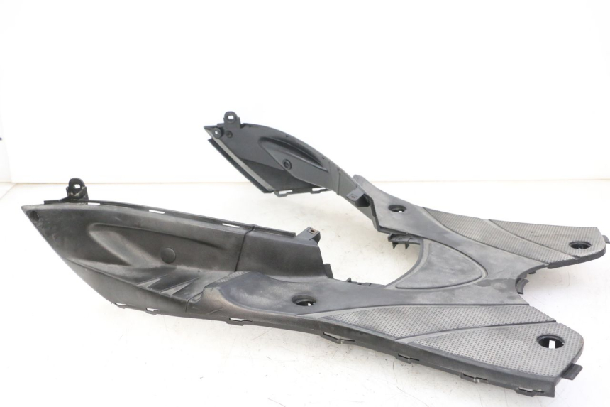 photo de TRITTBRETT VERKLEIDUNG MBK FLAME X 125 (2007 - 2016) - Oberflächenzustand und Material