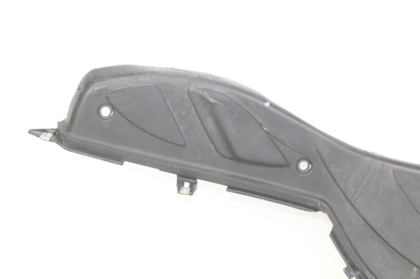 photo de TRITTBRETT VERKLEIDUNG PIAGGIO FLY 2T 50 (2004 - 2017) - Hochauflösende Nahaufnahme