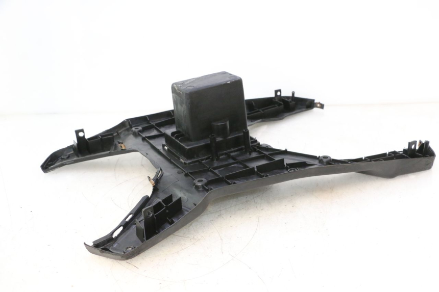 photo de TRITTBRETT VERKLEIDUNG KEEWAY FOCUS 50 (2006 - 2009) - Zoom auf Gebrauchszustand