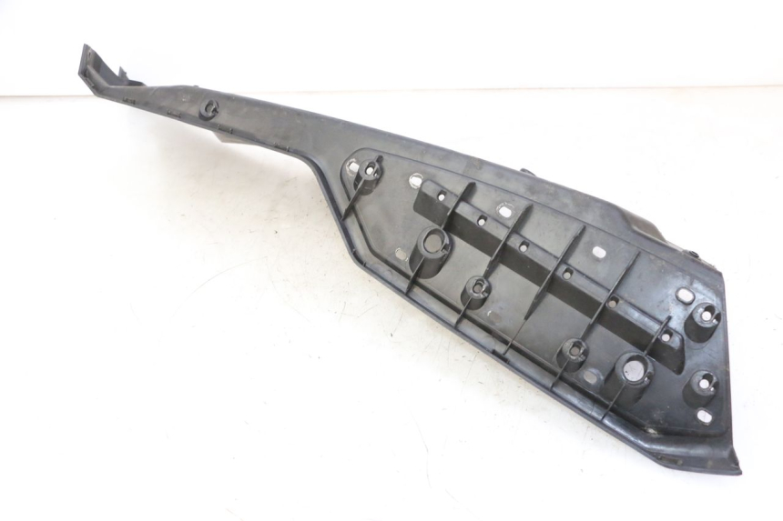 photo de TRITTBRETT VERKLEIDUNG LINKS QUADRO 4 4D 350 (2015 - 2018) - Gesamtansicht des Produkts