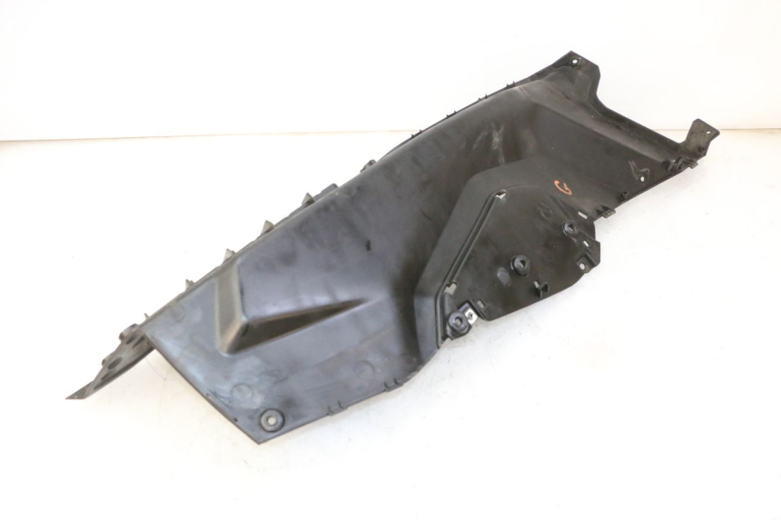 photo de TRITTBRETT VERKLEIDUNG LINKS QUADRO 4 4D 350 (2015 - 2018) - Details der Befestigungspunkte