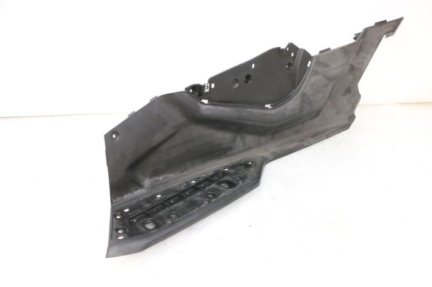 photo de TRITTBRETT VERKLEIDUNG LINKS QUADRO 4 4D 350 (2015 - 2018) - Oberflächenzustand und Material