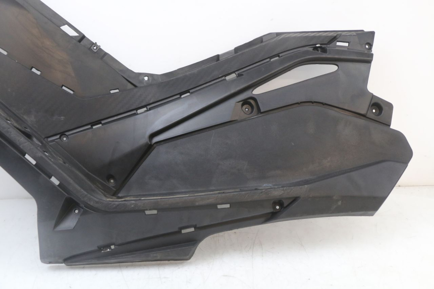 photo de TRITTBRETT VERKLEIDUNG LINKS LONGJIA EASY MAX 125 (2020 - 2024) - Zoom auf Gebrauchszustand