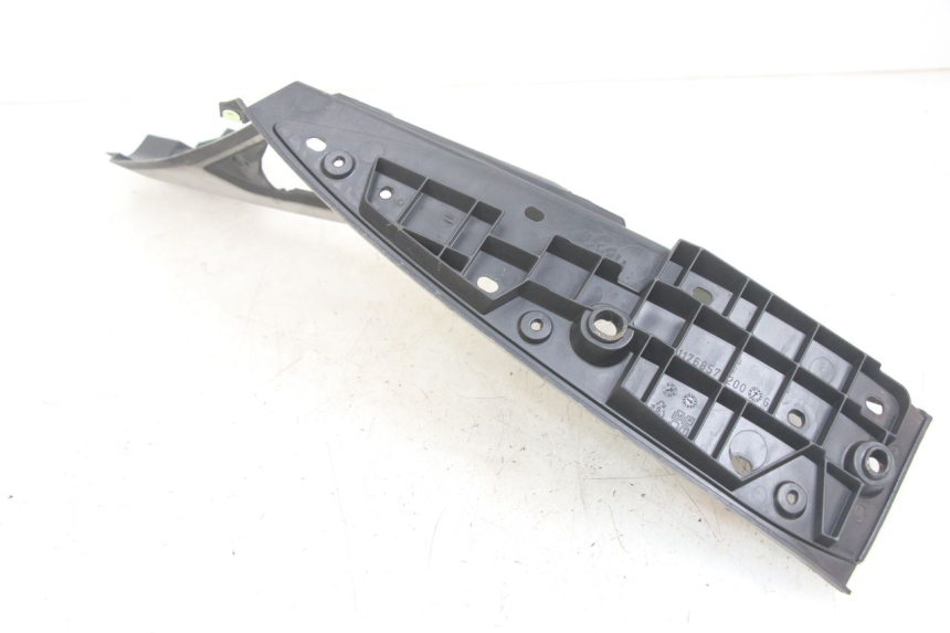 photo de TRITTBRETT VERKLEIDUNG LINKS PEUGEOT GEOPOLIS RS 125 (2007 - 2009) - Zoom auf Gebrauchszustand