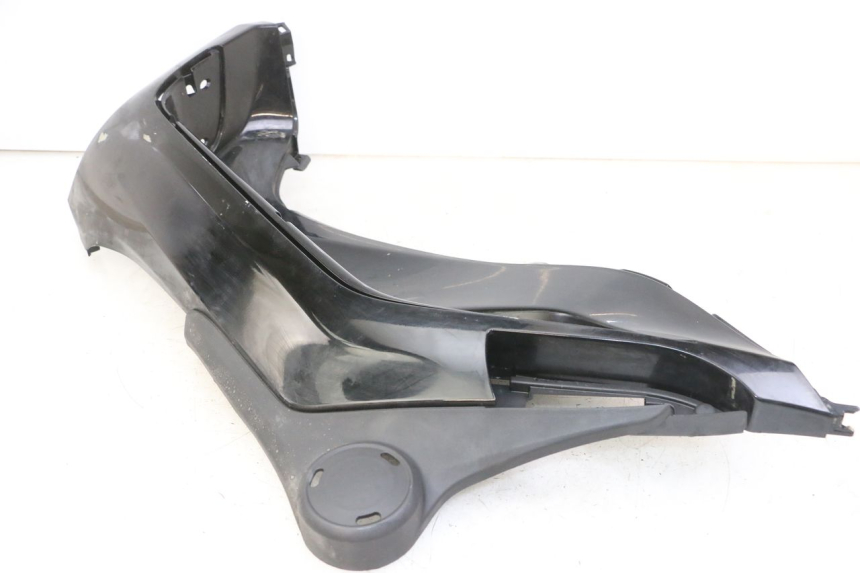 photo de TRITTBRETT VERKLEIDUNG LINKS PIAGGIO IE MP3 YOURBAN 300 (2011 - 2016) - Hochauflösende Nahaufnahme