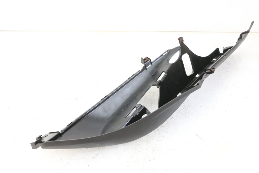 photo de TRITTBRETT VERKLEIDUNG LINKS MBK OVETTO ONE 2T 50 (2013 - 2017) - Zoom auf Gebrauchszustand