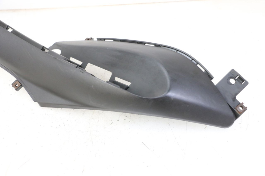 photo de TRITTBRETT VERKLEIDUNG LINKS MBK OVETTO ONE 2T 50 (2013 - 2017) - Details der Befestigungspunkte