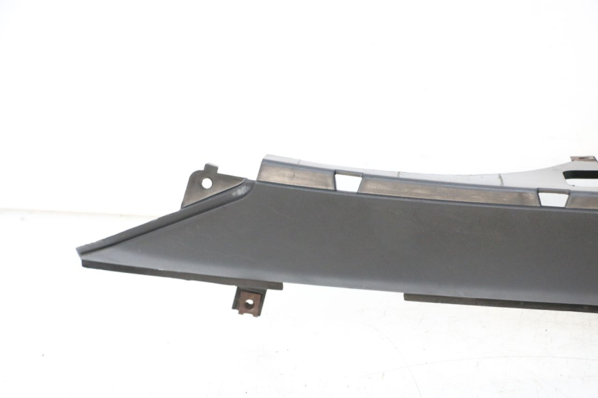 photo de TRITTBRETT VERKLEIDUNG LINKS MBK OVETTO ONE 2T 50 (2013 - 2017) - Kennzeichnungen und Originalreferenzen