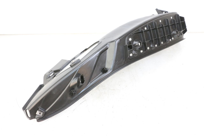 photo de TRITTBRETT VERKLEIDUNG LINKS PIAGGIO MP3 HPE 350 (2018 - 2020) - Zoom auf Gebrauchszustand