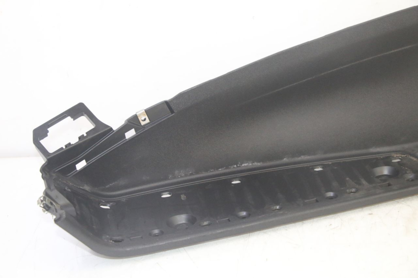 photo de TRITTBRETT VERKLEIDUNG LINKS PIAGGIO MP3 HPE 350 (2018 - 2020) - Detailansicht des Bauteils