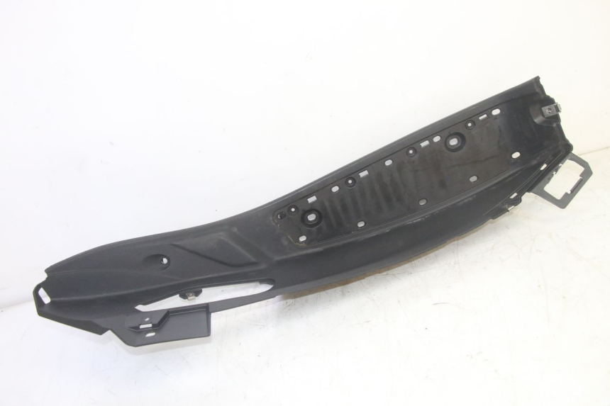 photo de TRITTBRETT VERKLEIDUNG LINKS PIAGGIO MP3 HPE 350 (2018 - 2020) - Alternative Perspektive