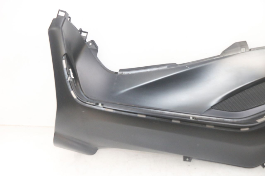 photo de TRITTBRETT VERKLEIDUNG LINKS PIAGGIO MP3 HPE 300 (2019 - 2026) - Zoom auf Komponenten