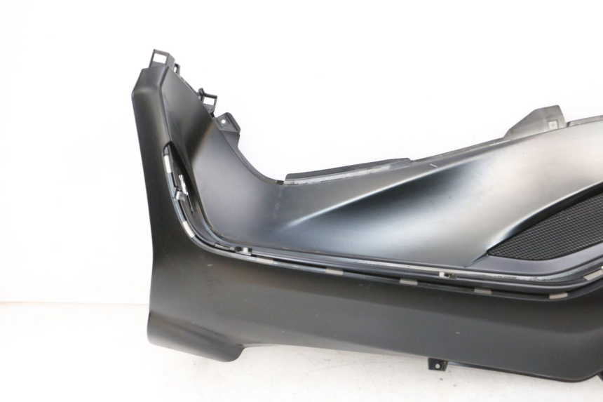 photo de TRITTBRETT VERKLEIDUNG LINKS PIAGGIO MP3 HPE 300 (2019 - 2026) - Hochauflösende Nahaufnahme