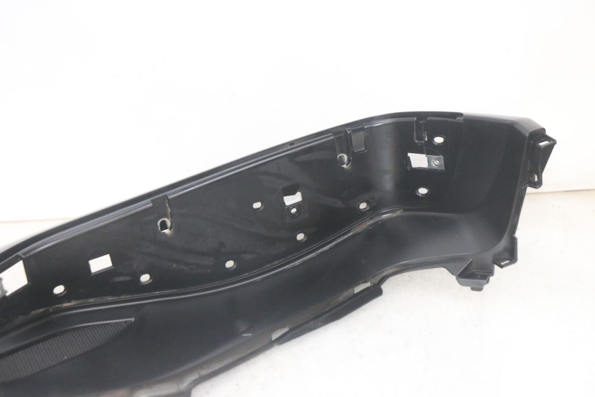 photo de TRITTBRETT VERKLEIDUNG LINKS PIAGGIO MP3 HPE 300 (2019 - 2026) - Geprüftes Gebrauchtteil